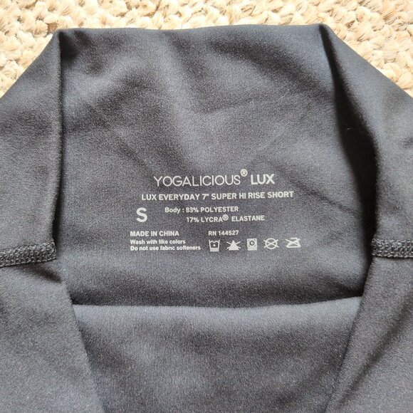 EUC Yogalicious Lux Size S Everyday 7" Super Hi Rise Shorts Black Active Bike - Picture 3 of 7